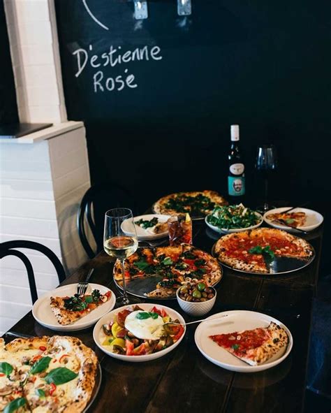 Barrels Pizza Restaurant in Murwillumbah .